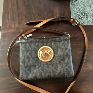Micheal Kors Crossbody